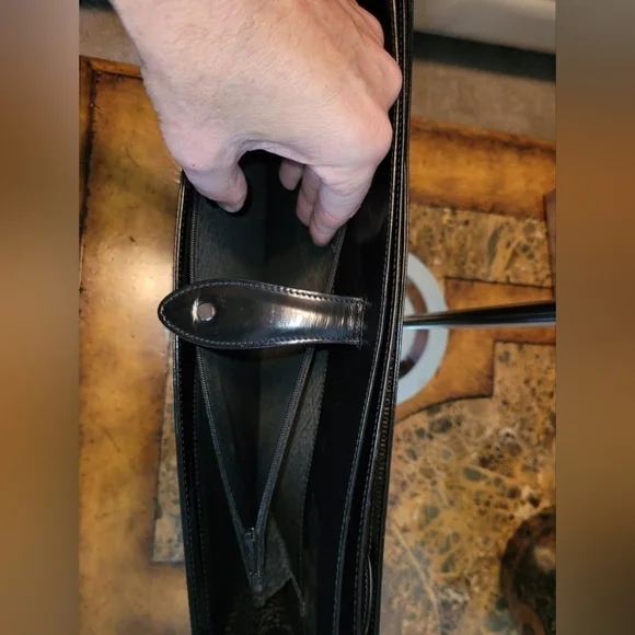 Bally large laptop tablet bag. - Picture 5 of 14